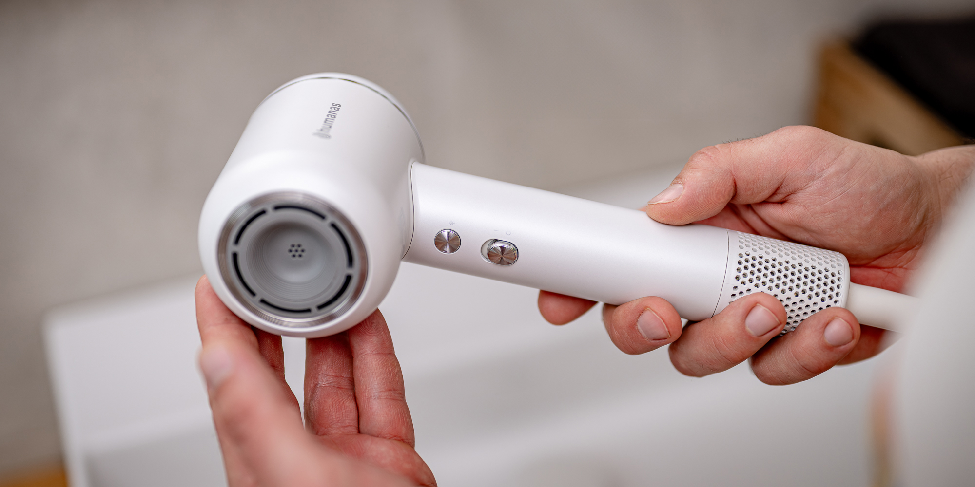 Suszarka do włosów z funkcją jonizowania Humanas AirTouch HD-AT06 - biała